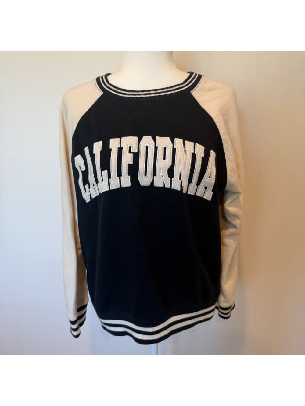 California Embossed Navy Varsity Crewneck Sweatshirt Size Medium Preppy